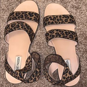 Leopard print Steve Madden sandals